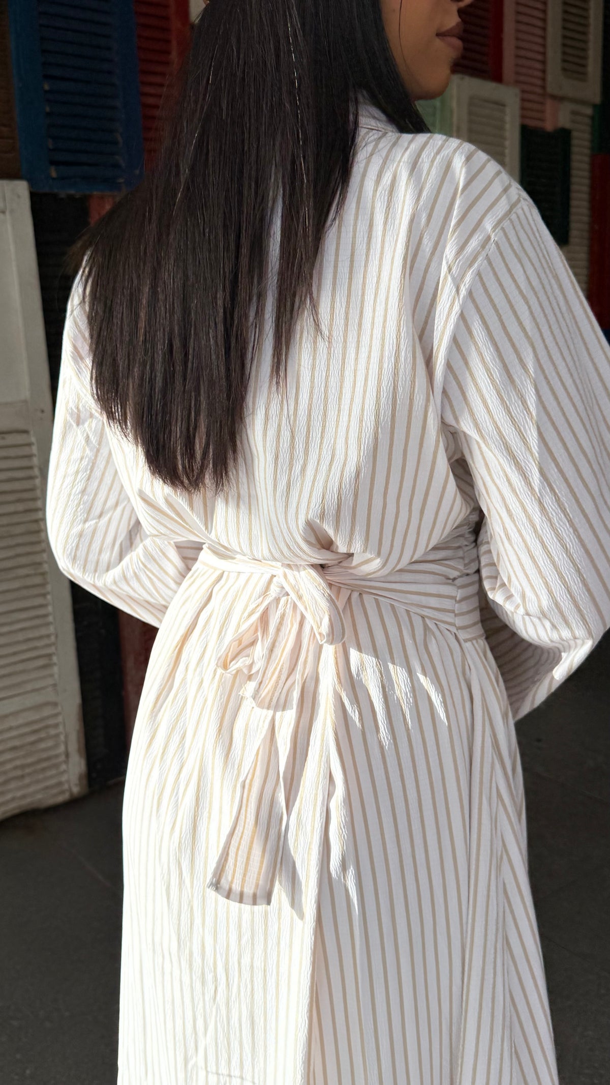 Robe chemise longue rayée Riya à ceinture / BEIGE