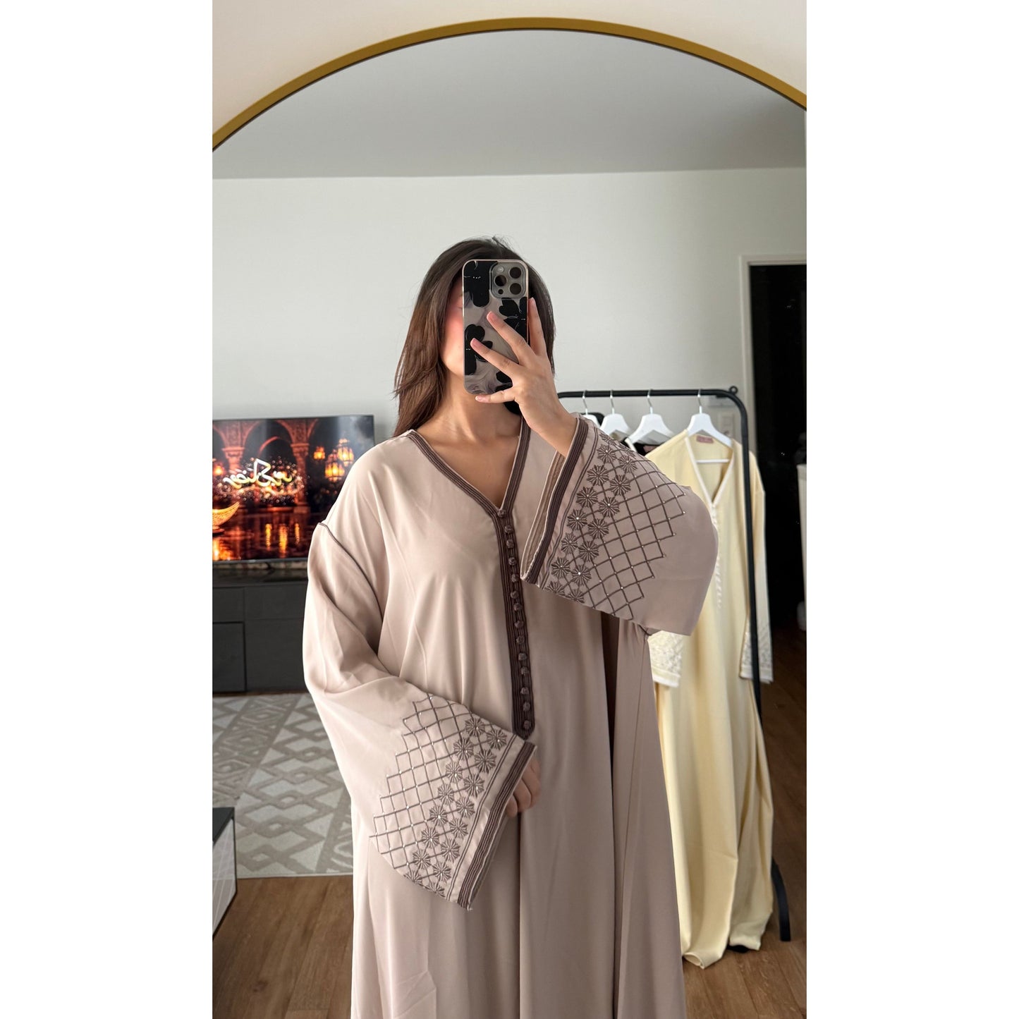 Robe caftan brodé taupe