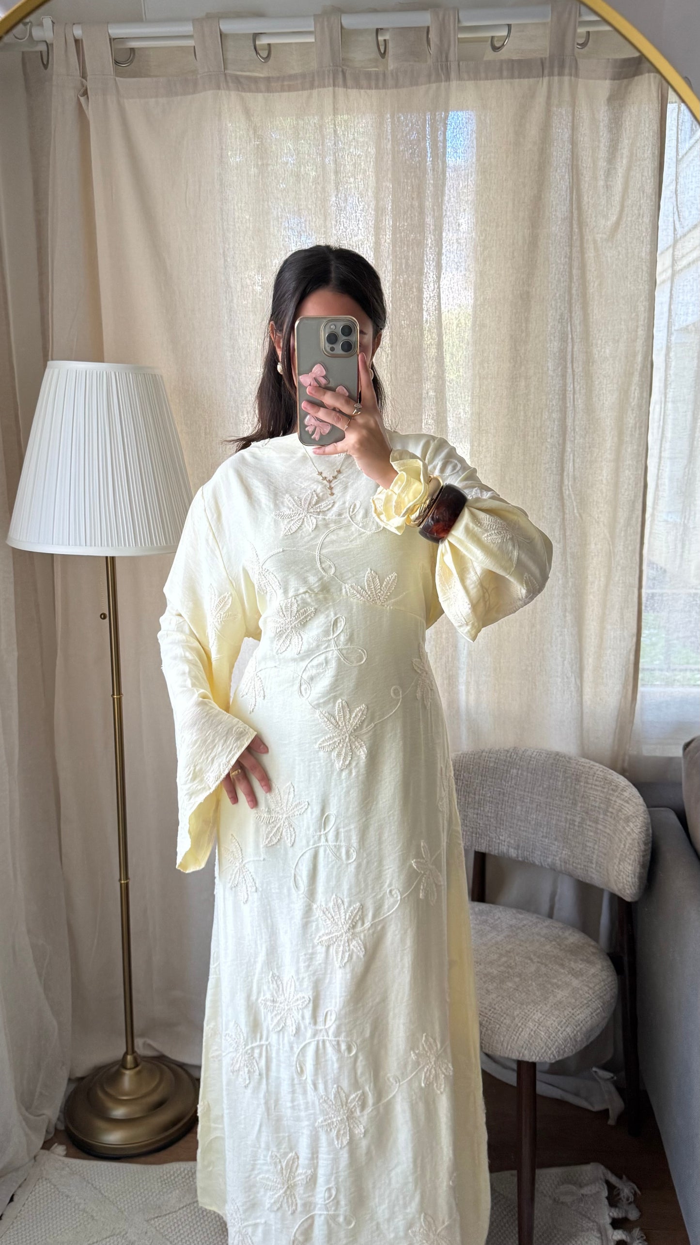 Robe Flora brodée / jaune pastel