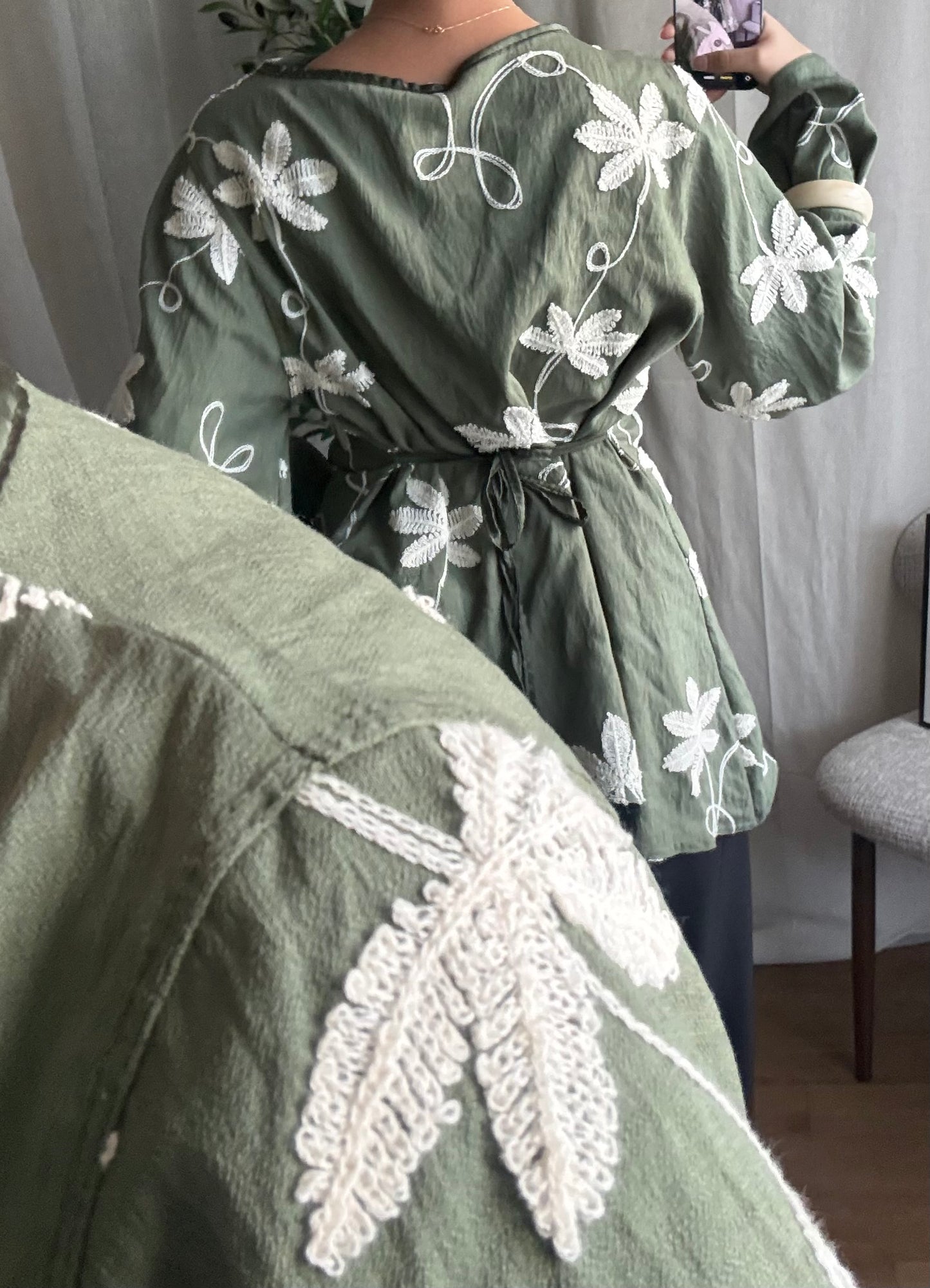 Blouse brodée asymétrique Flora/ green