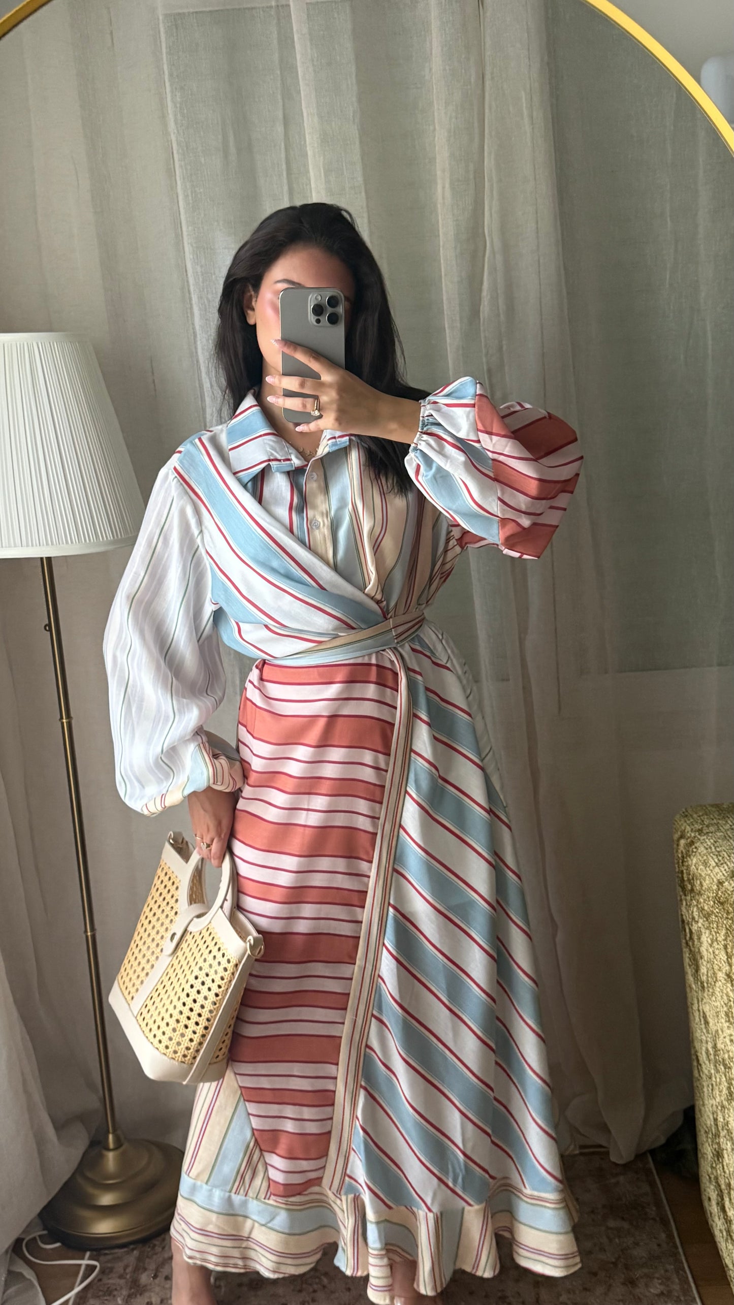 ROBE LONGUE À RAYURES COL CHEMISE À NOUER