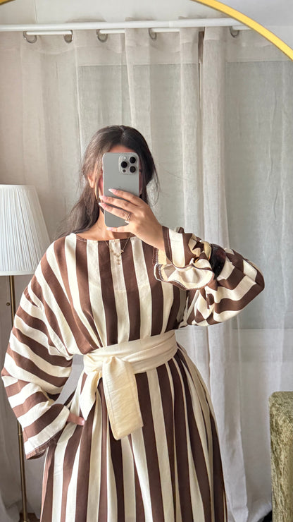 Robe effet lin à rayures avec ceinture large