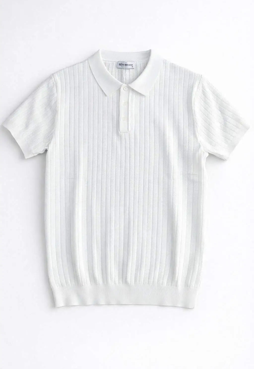 Polo en maille côtelée – Élégance moderne