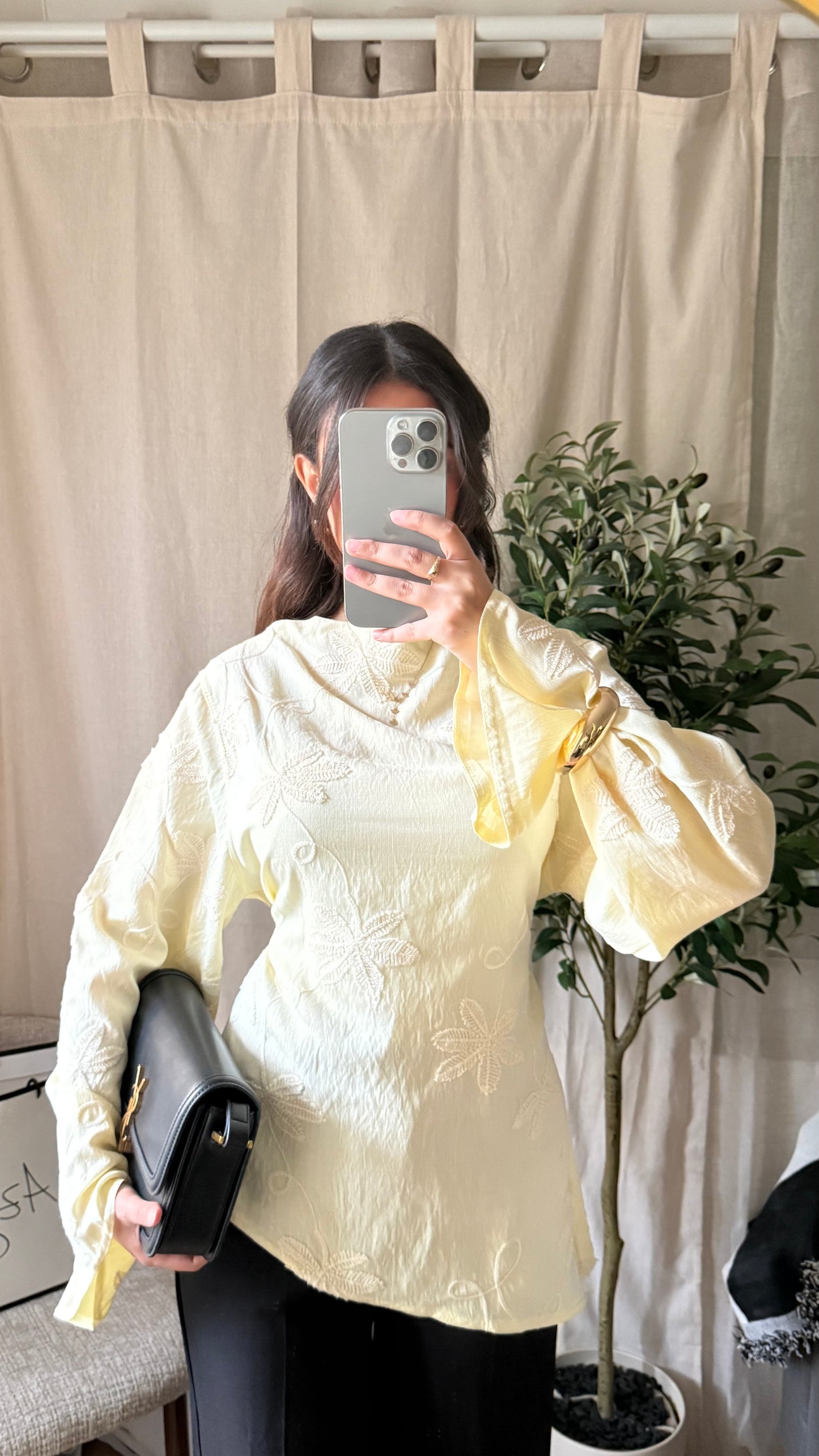 Blouse brodée asymétrique Flora/ jaune pastel