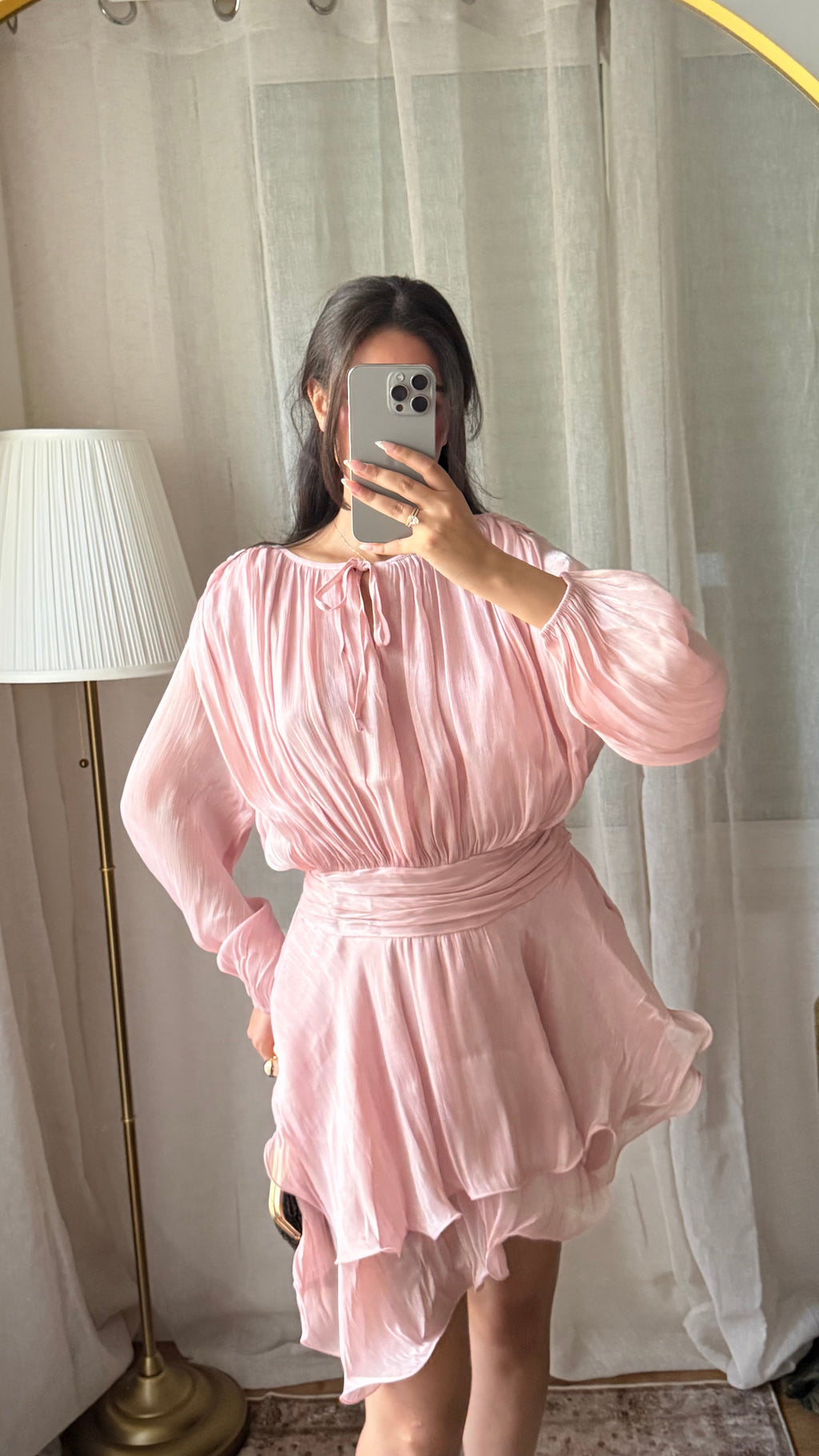 Robe Courte Plissée rose – Taille Corset & Volants