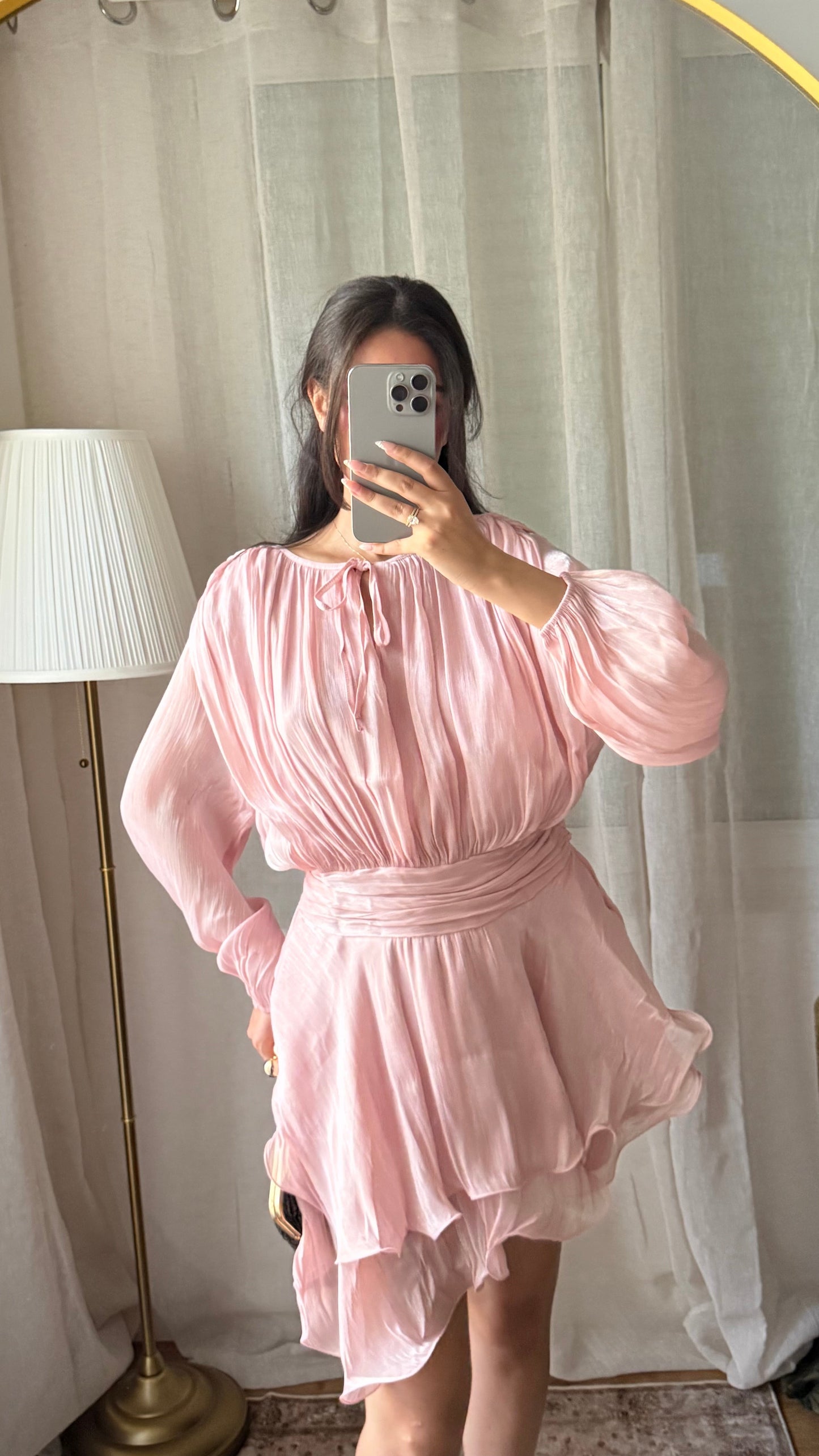 Robe Courte Plissée rose – Taille Corset & Volants