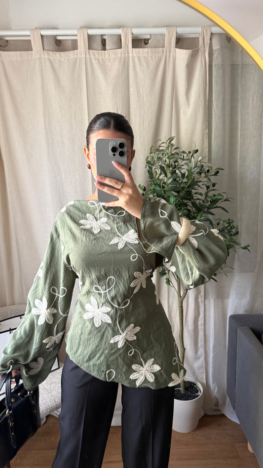 Blouse brodée asymétrique Flora/ green