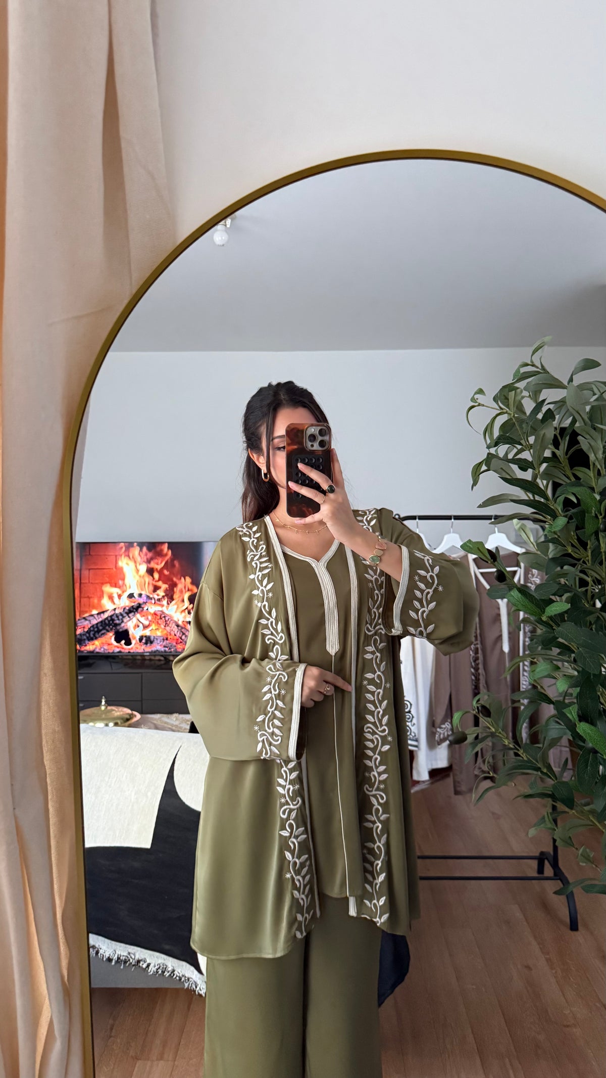 Ensemble Jabador Brodé Femme – Kaki Élégant & Traditionnel