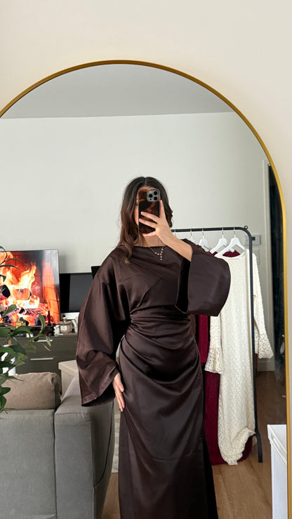 ROBE LONGUE EN SATIN DRAPÉ À NOUER DANS LE DOS
