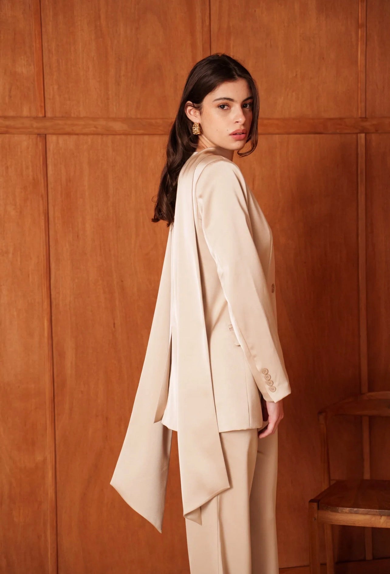 Tailleur Premium Beige Satiné – Blazer & Pantalon & Ceinture