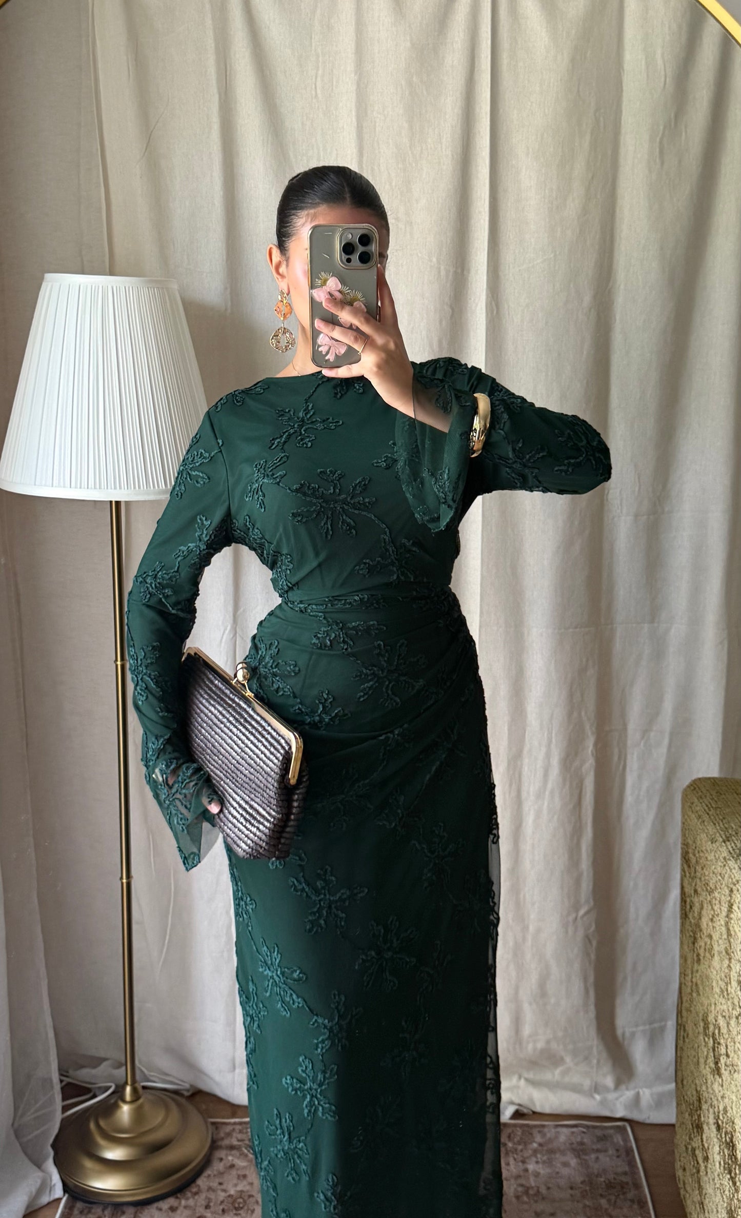Robe kaki longue en tulle doublé à motifs brodés