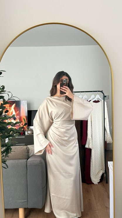 ROBE LONGUE EN SATIN DRAPÉ À NOUER DANS LE DOS