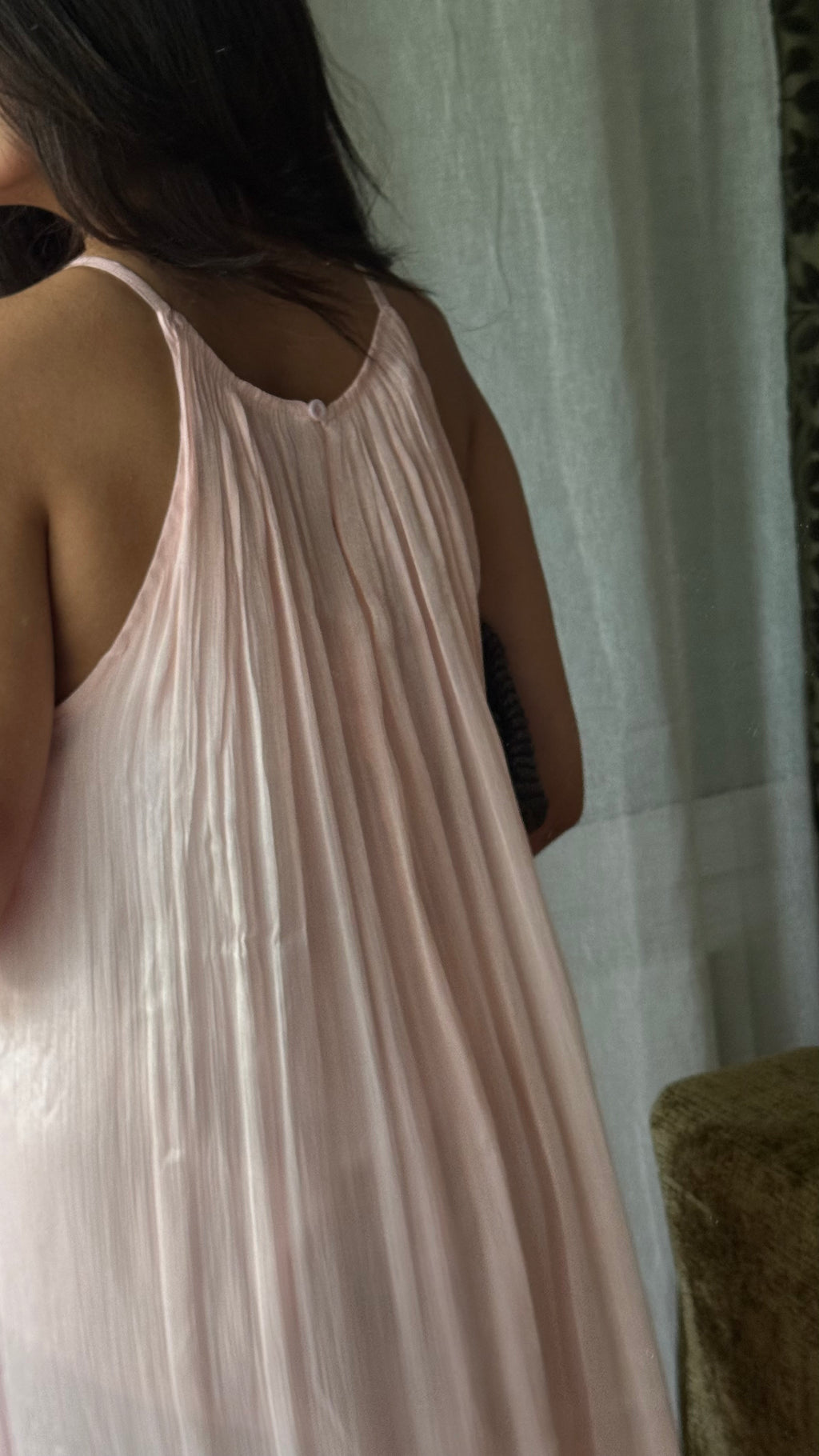 Robe Longue Plissée Rose Poudré – Doublée avec Détails Perles