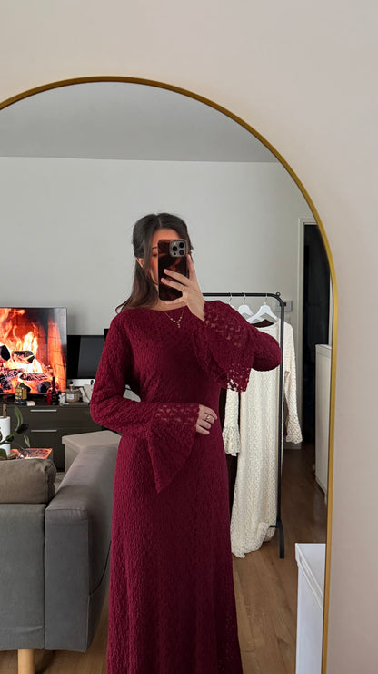 Robe Longue Dentelle Rouge Doublée – Audacieuse & Féminine