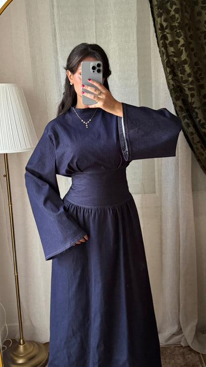 Robe longue col montant en jeans à nouer dans le dos
