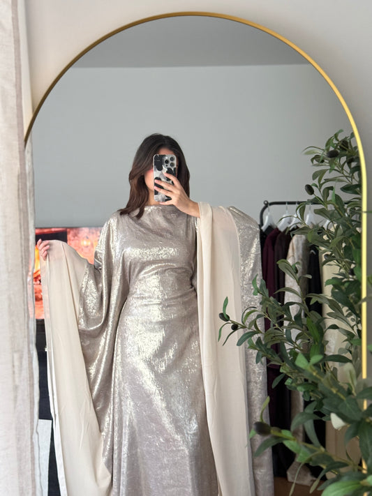 ABAYA PAPILLON EN TISSU BRILLANT ET BORDURES EN VOILE BEIGE