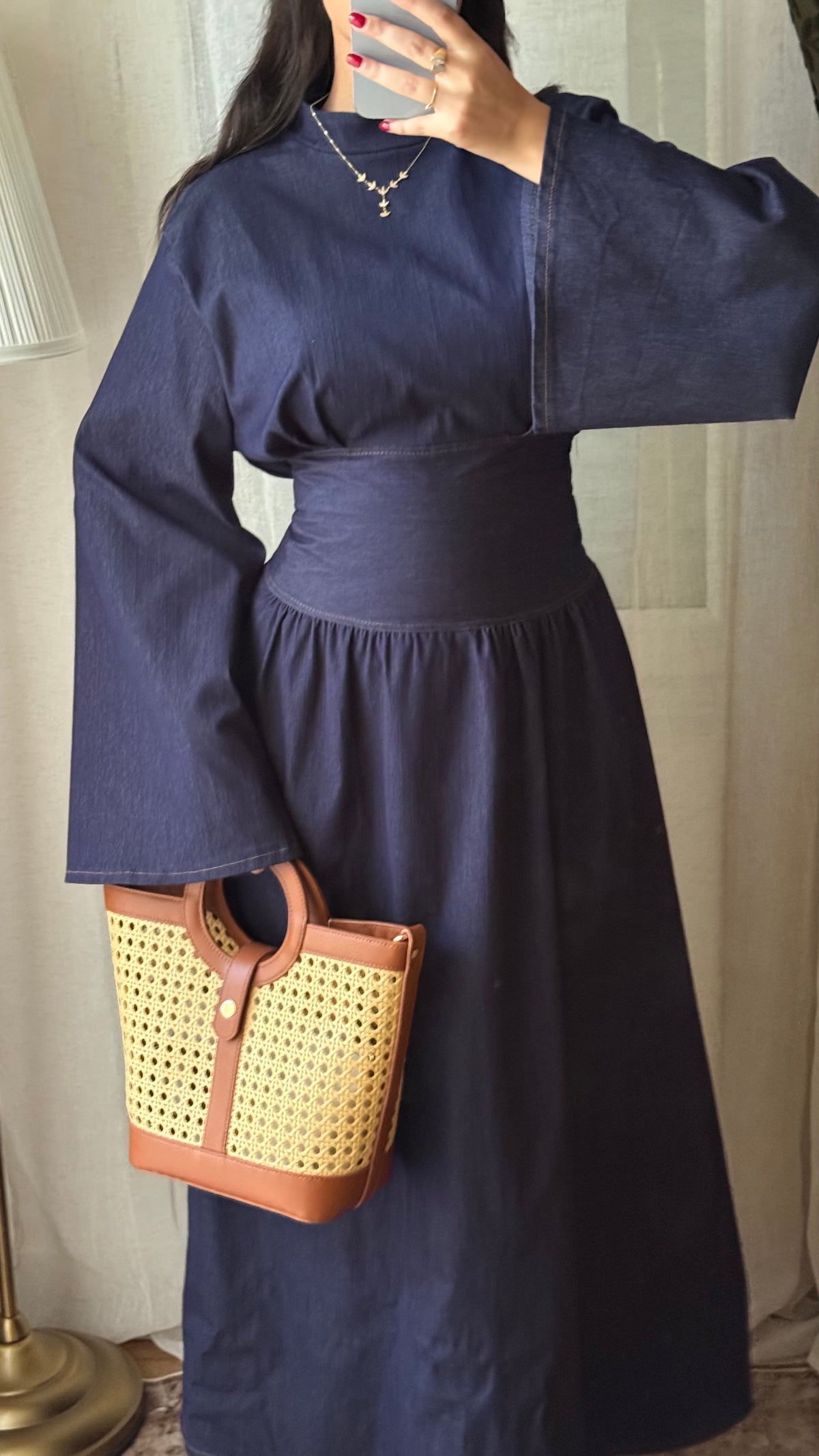 Robe longue col montant en jeans à nouer dans le dos