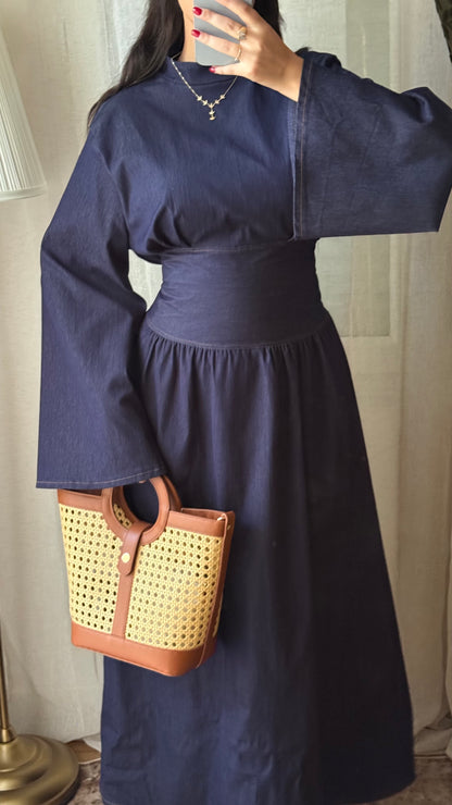 Robe longue col montant en jeans à nouer dans le dos