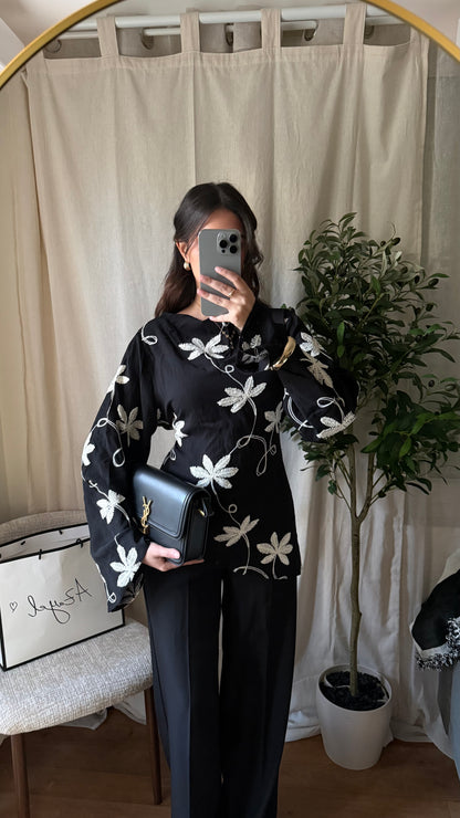 Blouse brodée asymétrique Flora/ noir