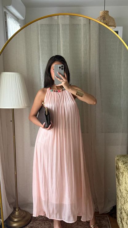 Robe Longue Plissée Rose Poudré – Doublée avec Détails Perles
