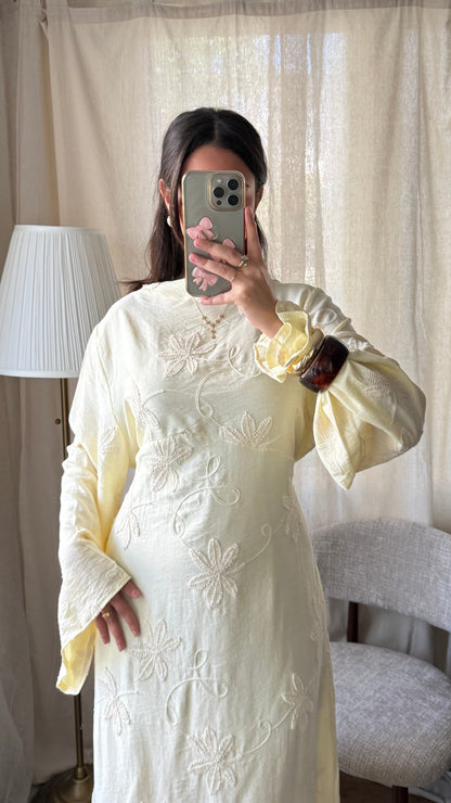 Robe Flora brodée / jaune pastel