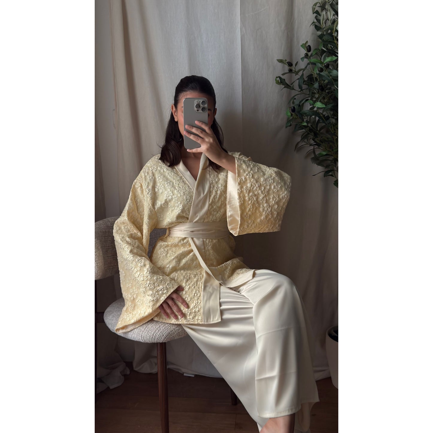 ENSEMBLE KIMONO BROCARD JAUNE PALE