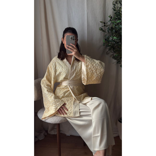 ENSEMBLE KIMONO BROCARD JAUNE PALE
