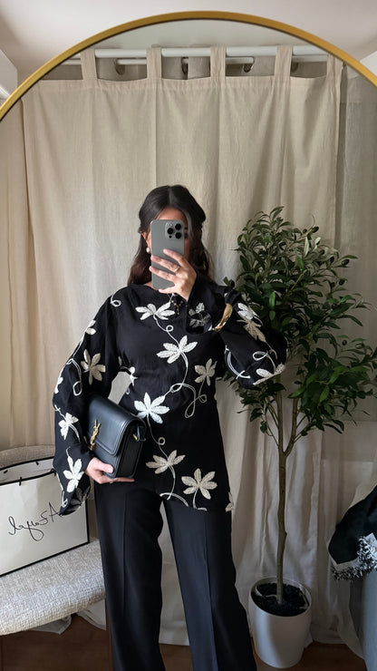 Blouse brodée asymétrique Flora/ noir