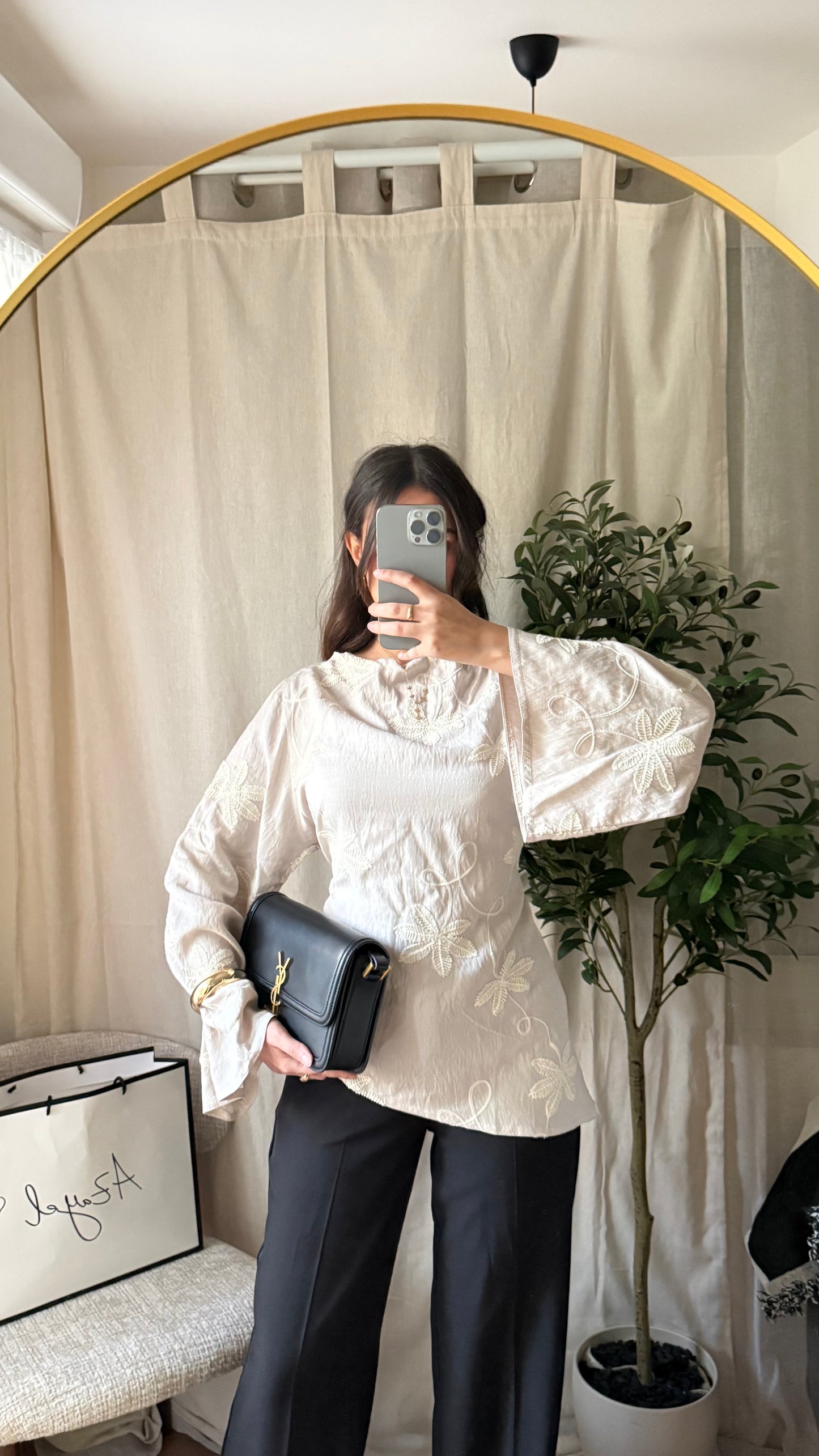 Blouse brodée asymétrique Flora/ beige