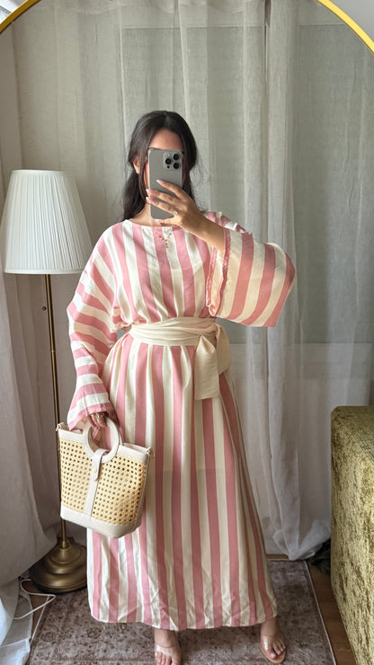 Robe effet lin à rayures avec ceinture large