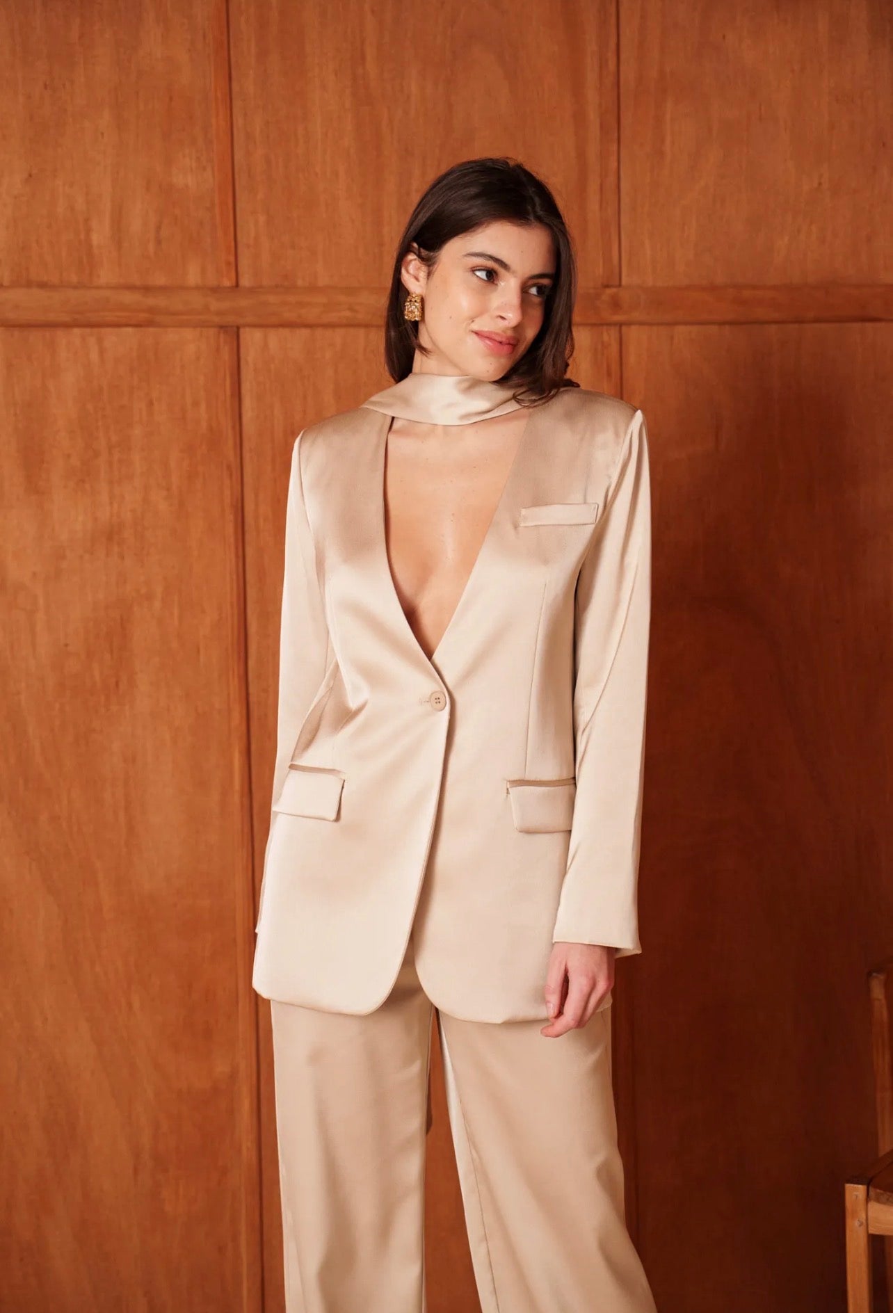 Tailleur Premium Beige Satiné – Blazer & Pantalon & Ceinture