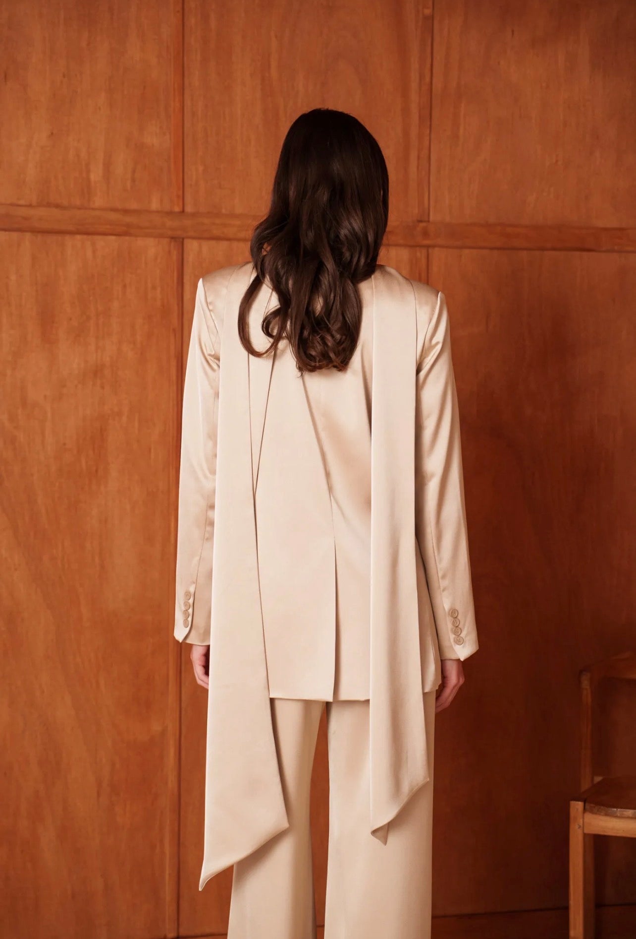Tailleur Premium Beige Satiné – Blazer & Pantalon & Ceinture