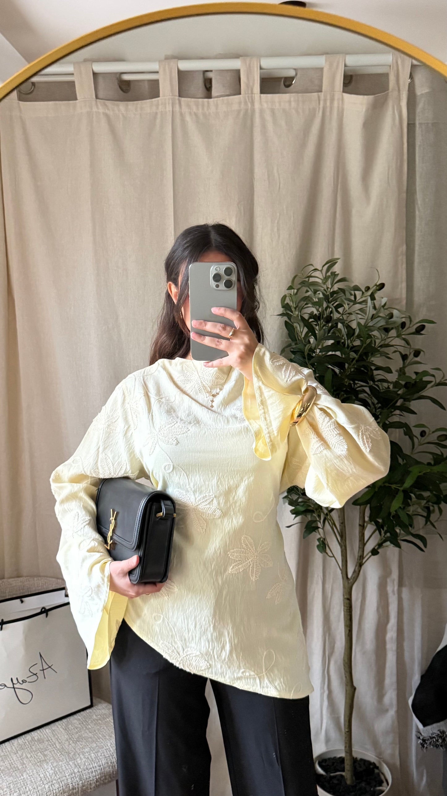 Blouse brodée asymétrique Flora/ jaune pastel