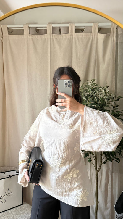 Blouse brodée asymétrique Flora/ beige
