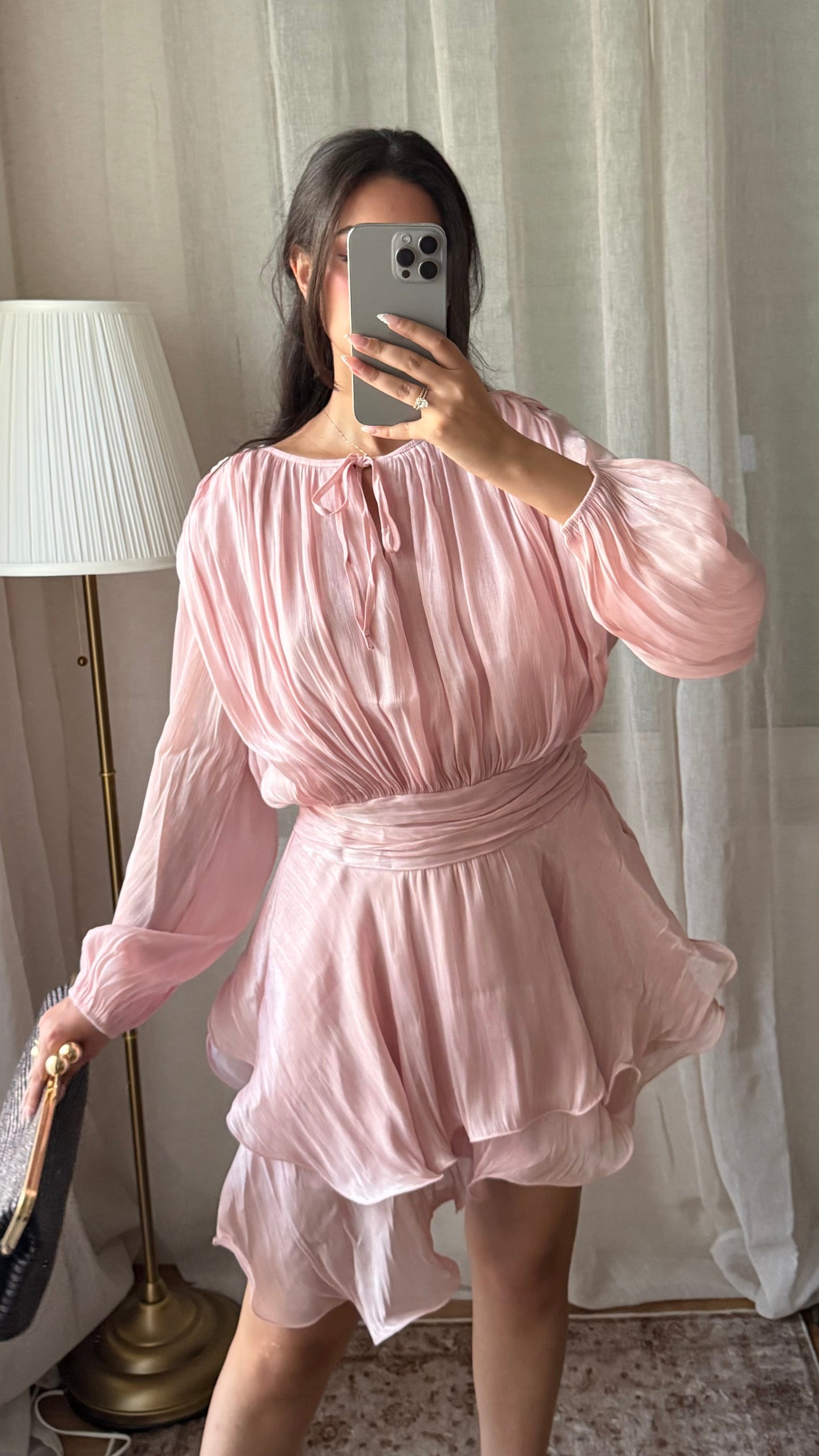 Robe Courte Plissée rose – Taille Corset & Volants