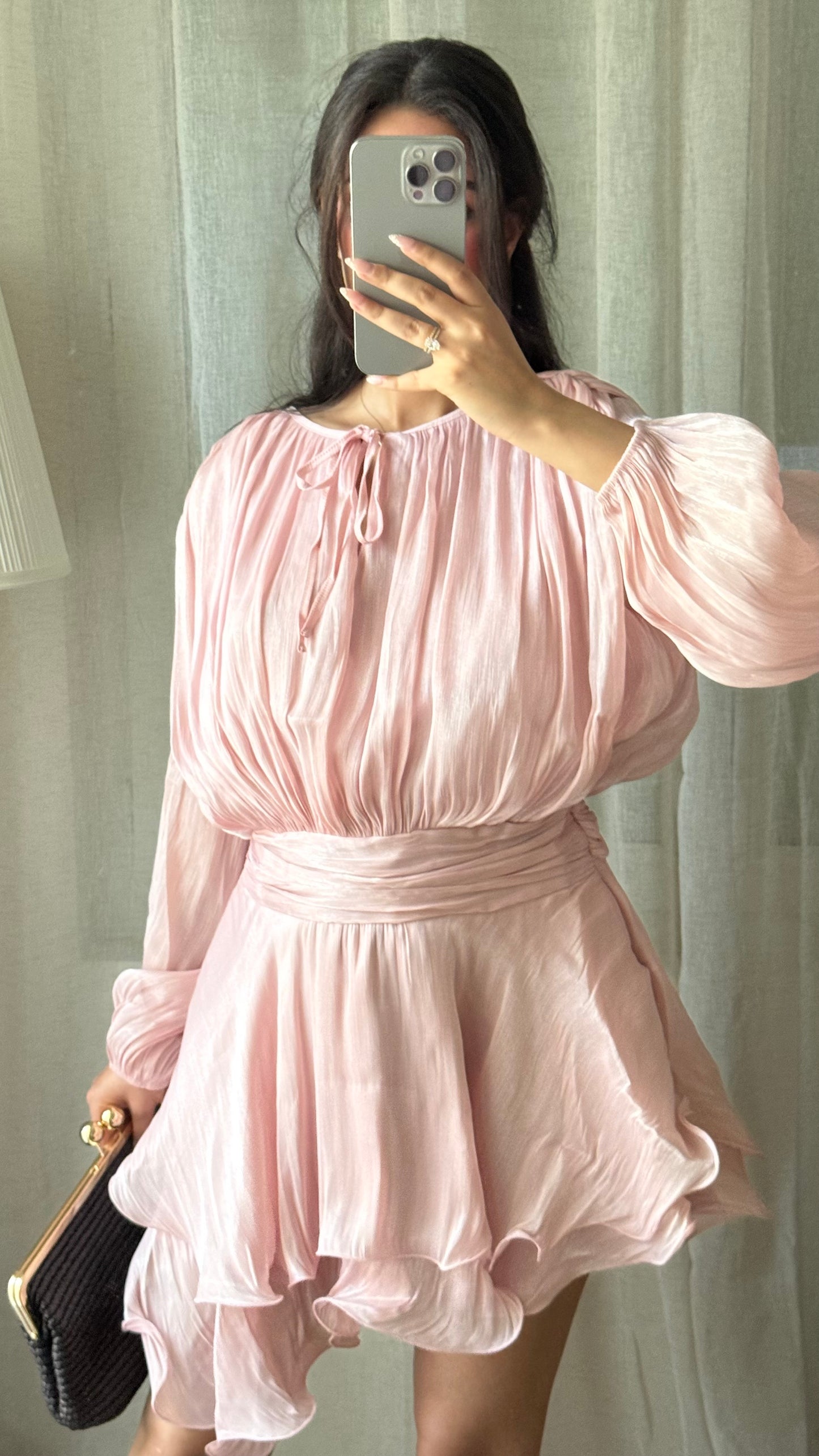 Robe Courte Plissée rose – Taille Corset & Volants