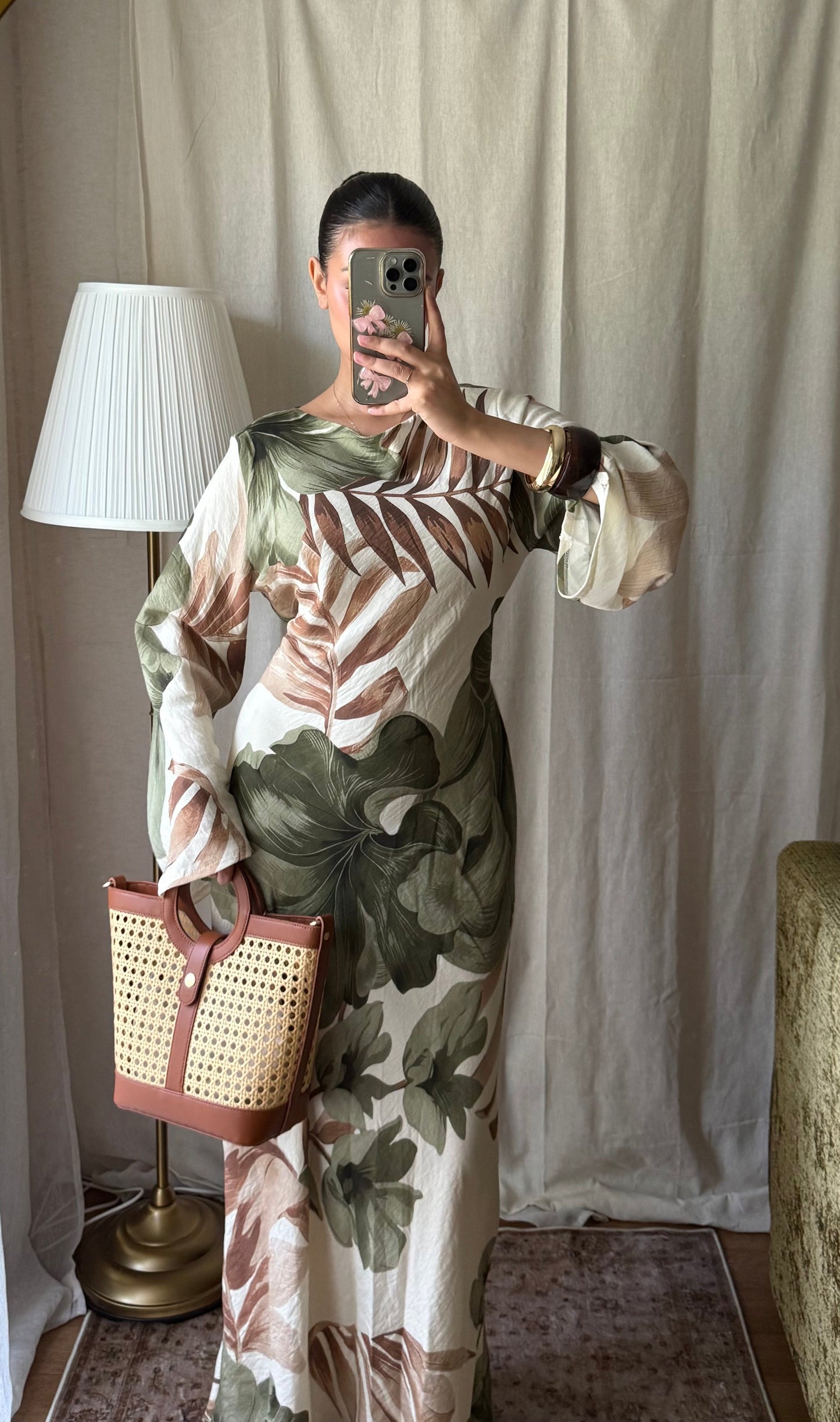 Robe KAKI effet lin à fleurs nouée dans le dos