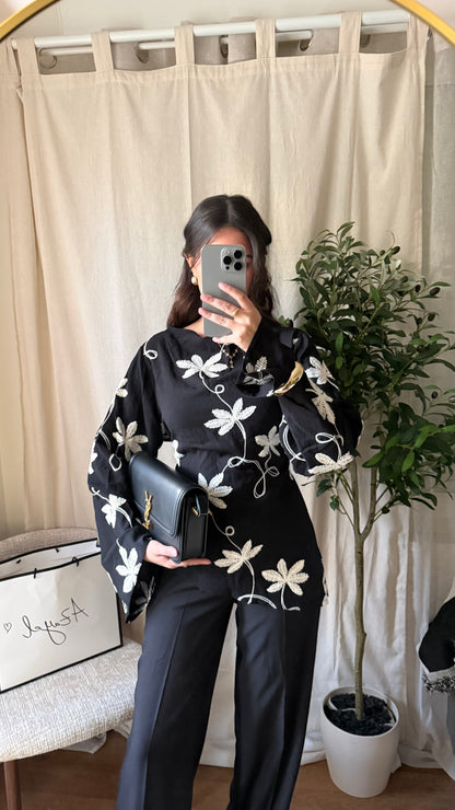 Blouse brodée asymétrique Flora/ noir