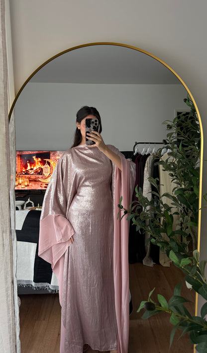 Abaya papillon tissu brillant bordures voile rose élégante Azayel