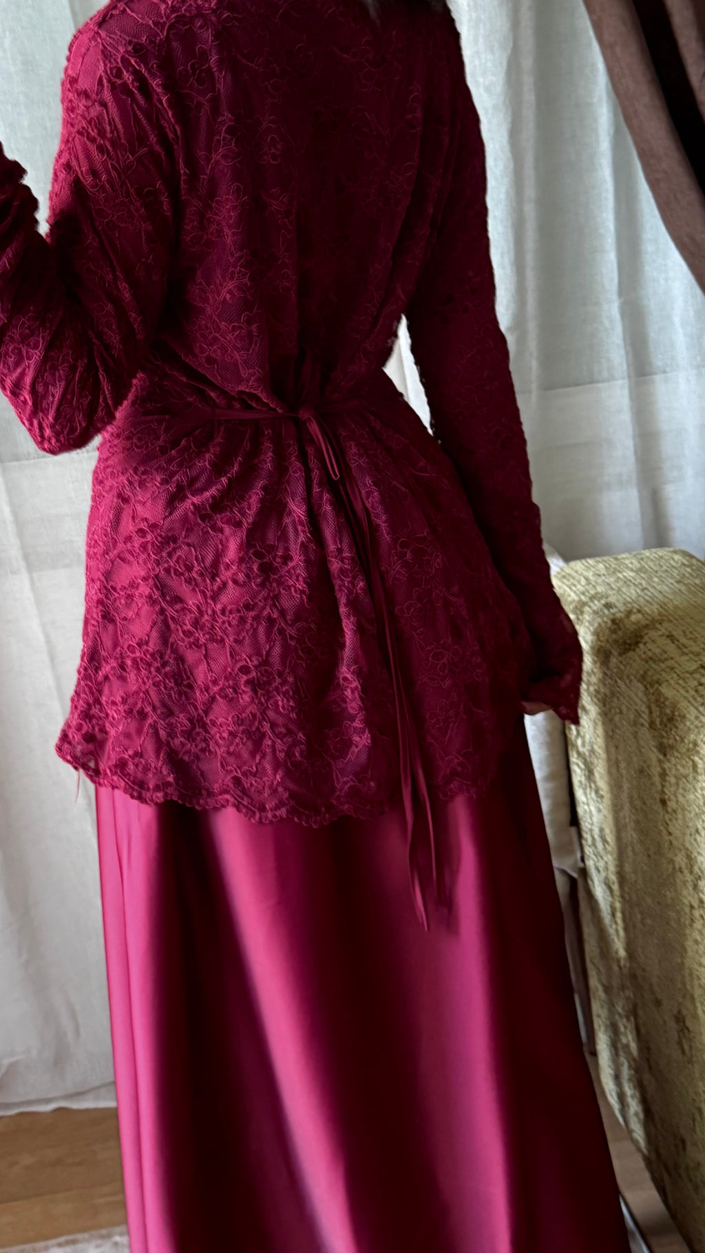 Robe Longue en Dentelle – Framboise