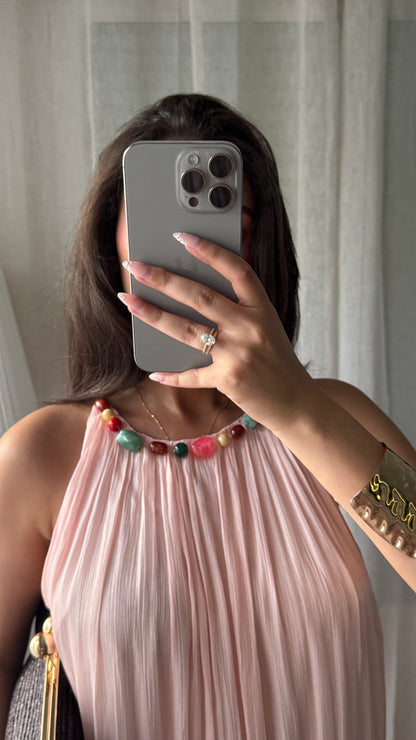 Robe Longue Plissée Rose Poudré – Doublée avec Détails Perles