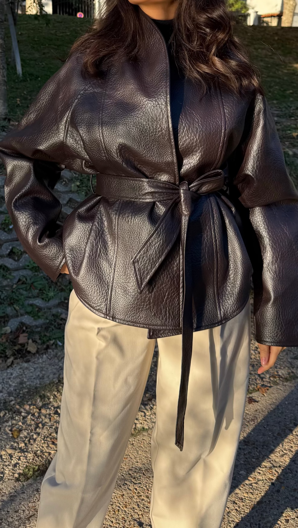 Veste similicuir Ceinturée – Chocolat