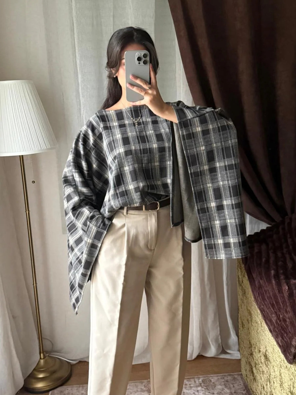 Cape à carreaux look automne