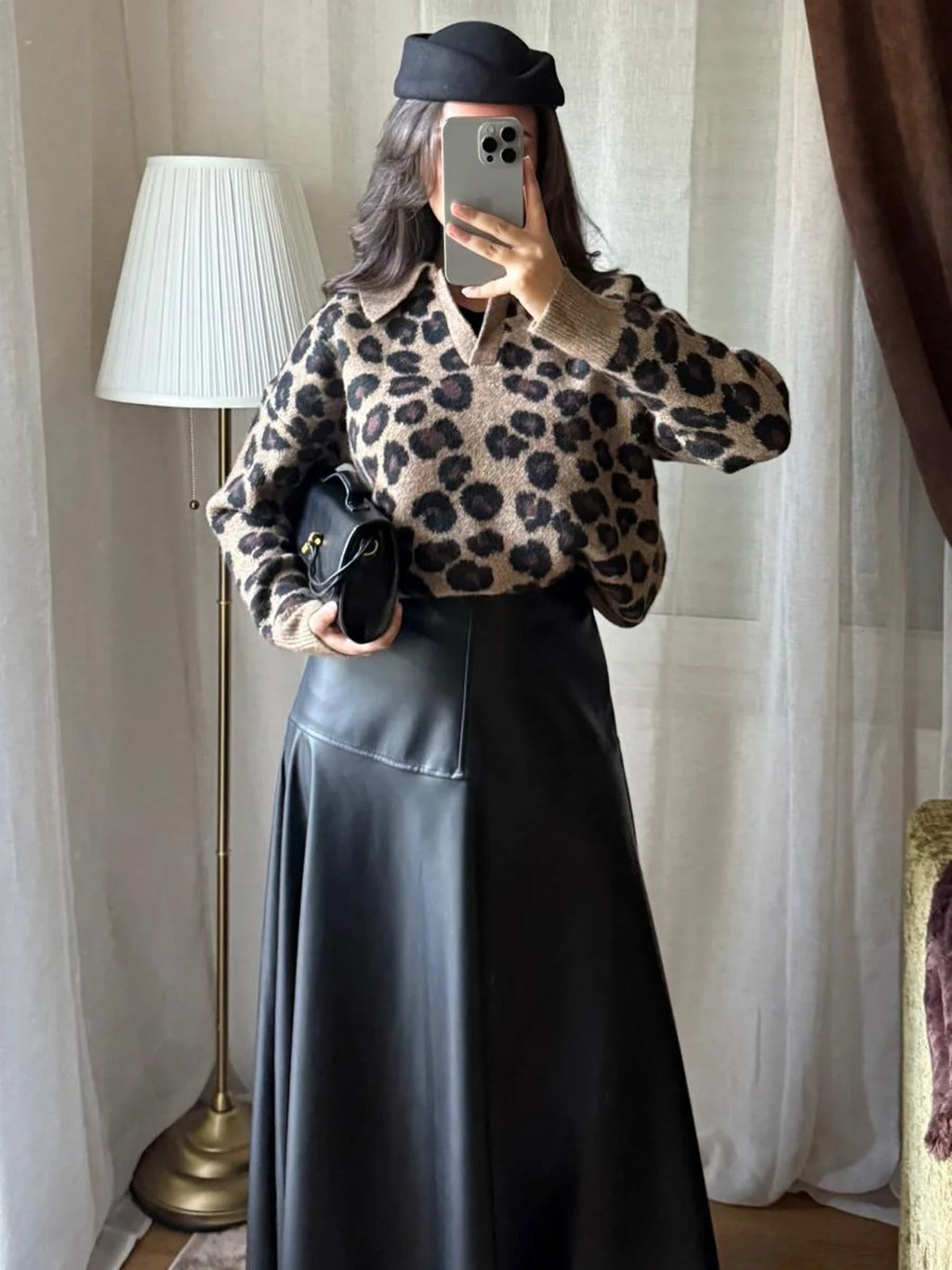 Look complet pull léopard et jupe longue